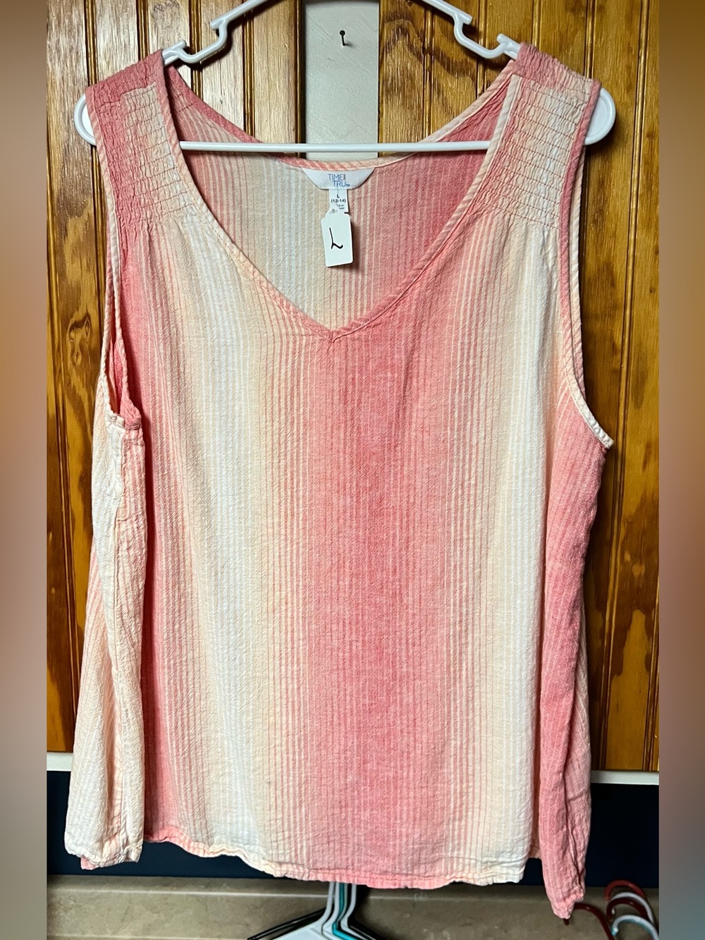 Time and Tru Pink to Cream Ombre V-Neck Tank Top size L